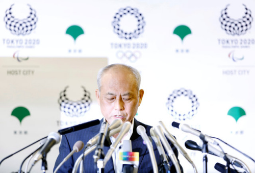 日本东京都知事在都议会接受质询遭到强烈炮轰