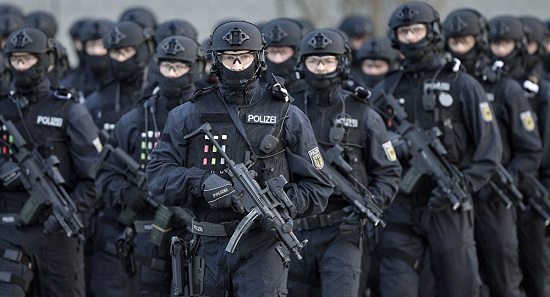 资料图:全副武装的德国警察