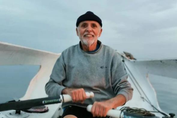 法国探险家单独划船横渡大西洋中途去世享年75岁