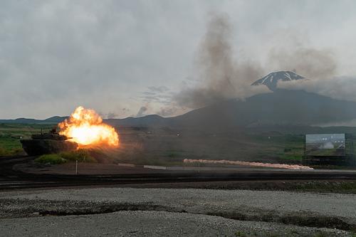 闪评 | “再军事化”加速 日本拟明年修改“安保三文件”危害地区安全稳定