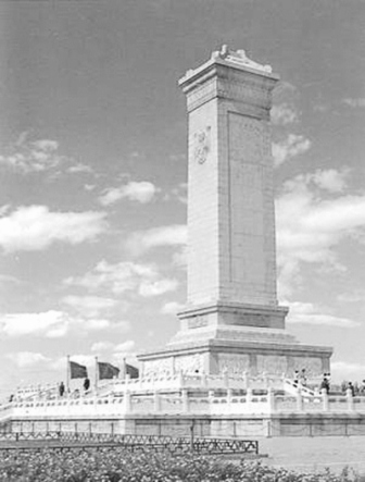 清明节前寻访英雄安息地(图)