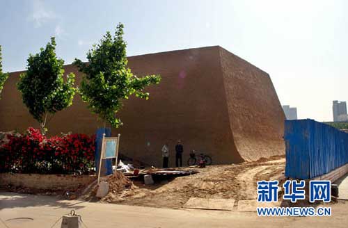 ����֣�����С���ԭ���̴��ų�ǽ������