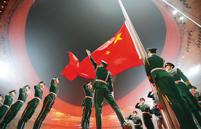 解放军三军仪仗队雄姿勃发一举一动彰显大国形象(2)