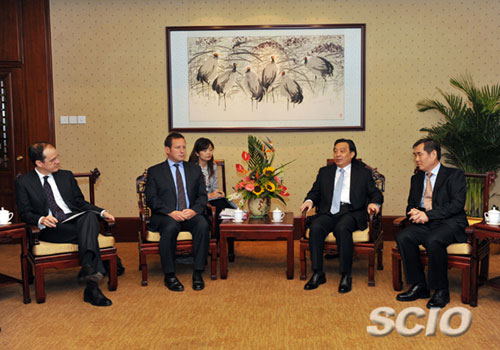 �������Ӣ���Ļ���ý����������������¡�Τ��