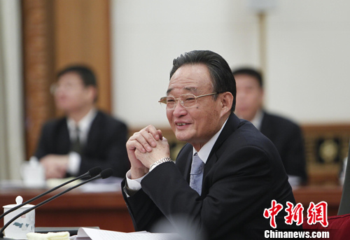 十一届全国人大常委会第七十六次委员长会议举行