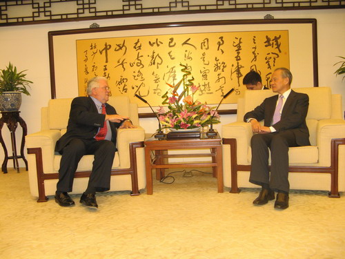 中国外交部副部长崔天凯会见美国前助理国防部长