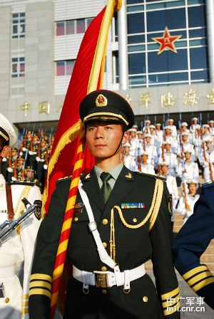 揭秘中国三军仪仗队任务前准备禁止接打电话4