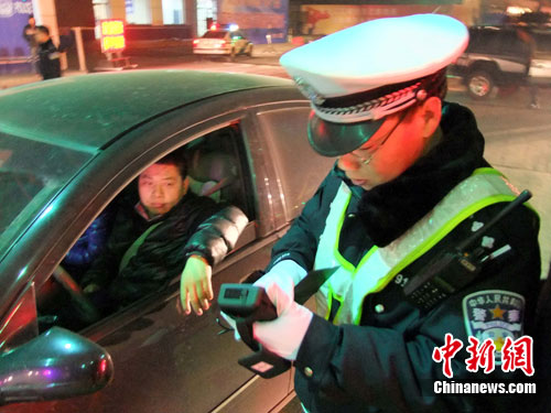 全国两会安保就绪河北警方严守环京“护城河”
