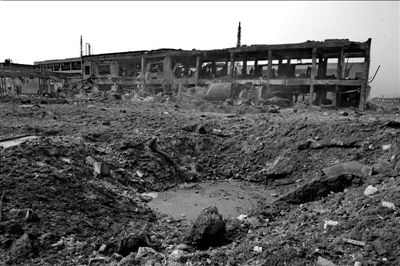 河北赵县化工厂爆炸震碎方圆2000米内房屋玻璃
