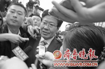 张春贤:绝不能让恐怖分子把屠刀对准普通群众