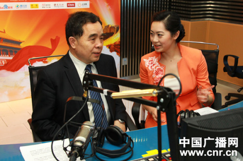 柳斌杰:新闻媒体应真实反映情况不能欺骗公众