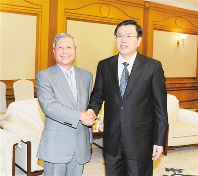 张德江:重庆要继续坚定不移地坚持改革开放