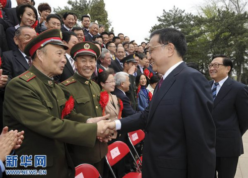 李克强会见第七届中华慈善奖获奖者代表