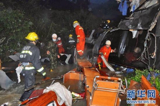 乘客讲述无锡开往厦门客车坠入山谷感受(图)