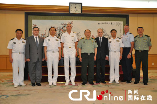中国国防部长梁光烈会见美军太平洋司令部司令