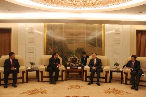 杨洁篪会见玻利维亚副外长