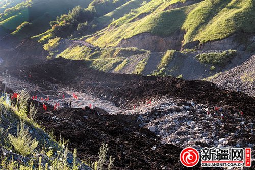 新疆新源县山体滑坡28人被埋已造成18人遇难