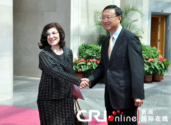 杨洁篪与叙总统特使会谈旨在推动叙问题政治解决