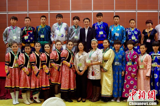 2012年首批中国高中生访日代表团离京赴日