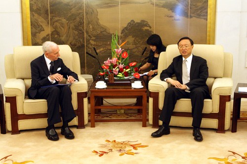 杨洁篪会见国际移民组织总干事斯温
