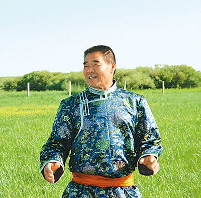 十八大代表廷·巴特尔:情系草原人生路(图)