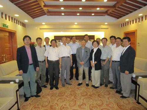 中国外交部亚洲司司长会见在日华人教授会代表团