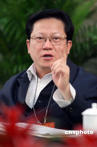 今天上午,广东省委委员张广宁视察广州联合交易所,除了鼓励转型升级再