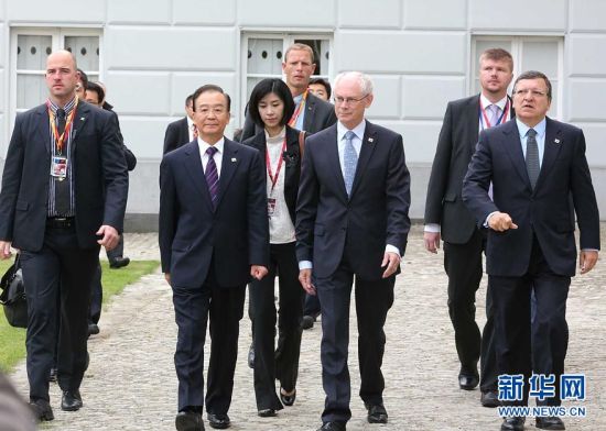 温家宝结束短暂欧洲之行今天凌晨启程回国