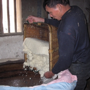 广东镇政府不堪接待压力自酿米酒1月喝掉100斤
