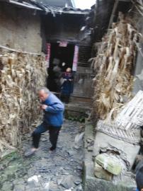 四川隆昌12小时连发3次4级以上地震