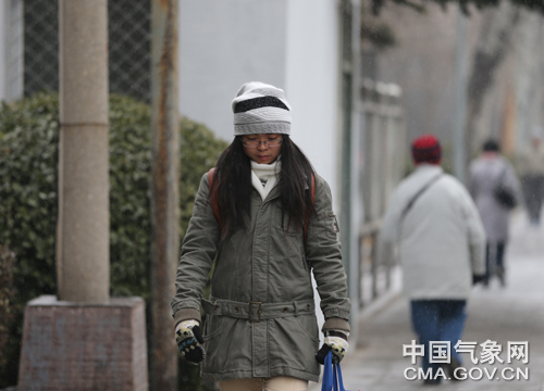 北京部分地区出现小雪雾霾天气将好转(图)