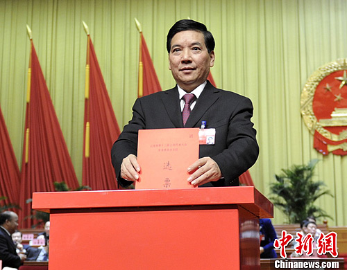 秦光荣当选云南省人大常委会主任