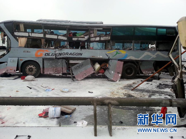 湖南常张高速特大车祸已造成11人死亡68人受伤