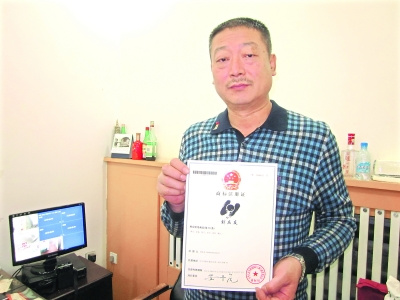 食堂员工忆温家宝矿井底看望矿工:先递饺子给工人