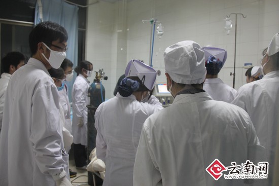 云南昭通彝良交通事故已致7人死亡7人受伤(图)