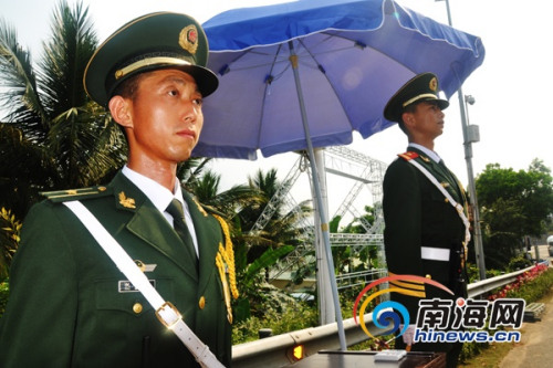 日本前首相为博鳌论坛执勤官兵送夜宵被谢绝(图)