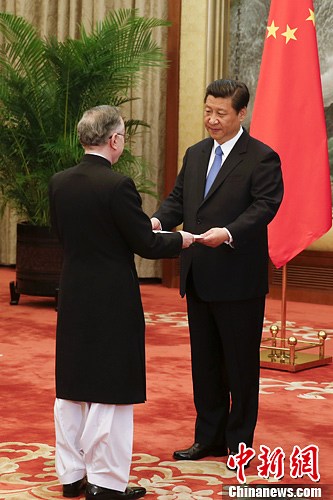 习近平接受九国新任驻华大使国书感谢国际社会慰问