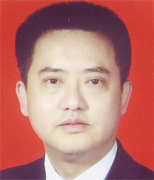雅安市委常委、政法委书记张燕飞拟任市委副书记