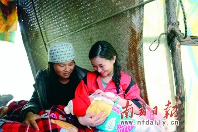 最美志愿姐廖智穿假肢去赈灾陈光标给她发工资