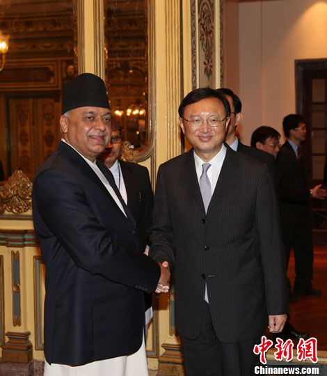 杨洁篪会见尼泊尔外交兼内政部长吉米瑞