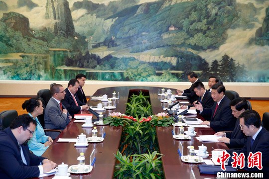 习近平会见委内瑞拉副总统积极评价中委关系