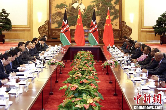 习近平同肯尼亚总统会谈中肯建全面合作伙伴关系