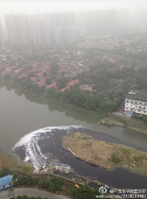 四川锦江被曝污水下河官方称污水处理厂超负荷运行
