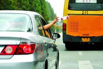 武汉整治车窗抛物升级对拒交罚款者或被定罪