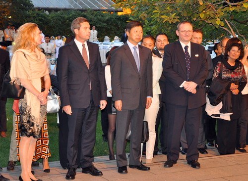 �⽻�����������γ�ϯ�¹�ͳһ���д���