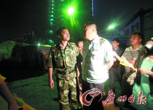 广州城管委副主任夜查工地遭保安呵斥险被袭(图)