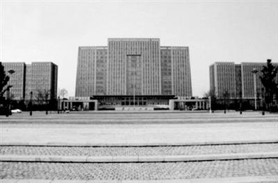 �������عٷ���Ӧ�칫¥���꣺�쵼��ͷ��������