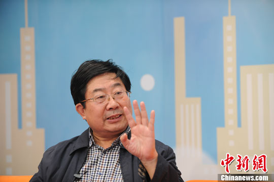 专家:政企不分导致腐败多管齐下完善监管制度
