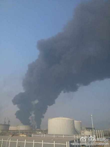 青岛老黄岛一化工场区发生爆炸伤亡不详(图)