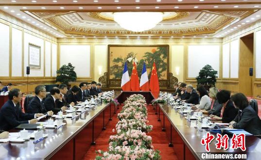 李克强与法国总理埃罗举行会谈